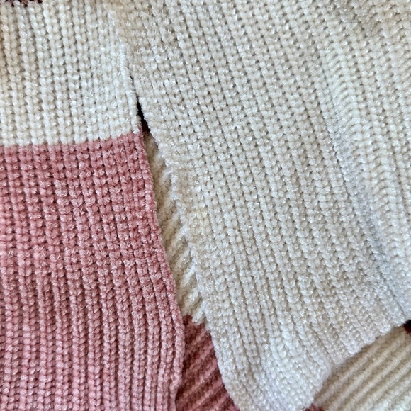 Shop Neighbor Striped Croped Sweater - Pink, Red, White - Size L - Side Slits - Picture 7 of 9